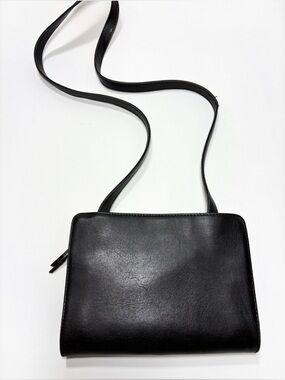 Matt & Nat Black Minimalist Cross Body Bag